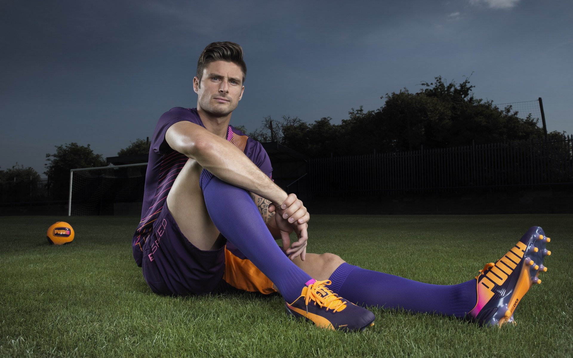 自由泳巅峰对决，世界纪录保持者再创辉煌，新人黑马惊艳赛场